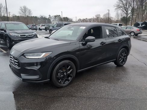 Certified 2025 Honda HR-V Sport image 3