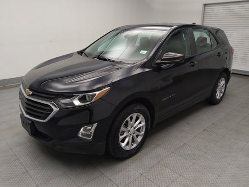 Used 2021 Chevrolet Equinox LS FWD image 2