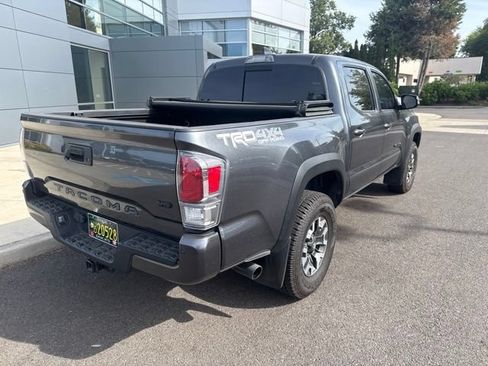 Used 2023 Toyota Tacoma TRD Off-Road w/ TRD Premium Off Road Package AWD/4WD image 4
