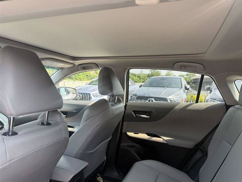 Used 2024 Toyota Venza Limited AWD/4WD image 9