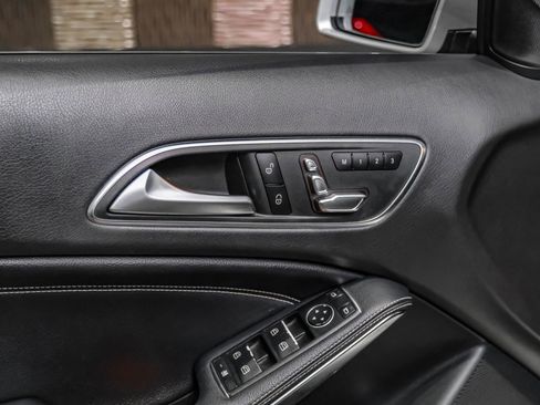 Used 2018 Mercedes-Benz GLA 250 4MATIC image 40