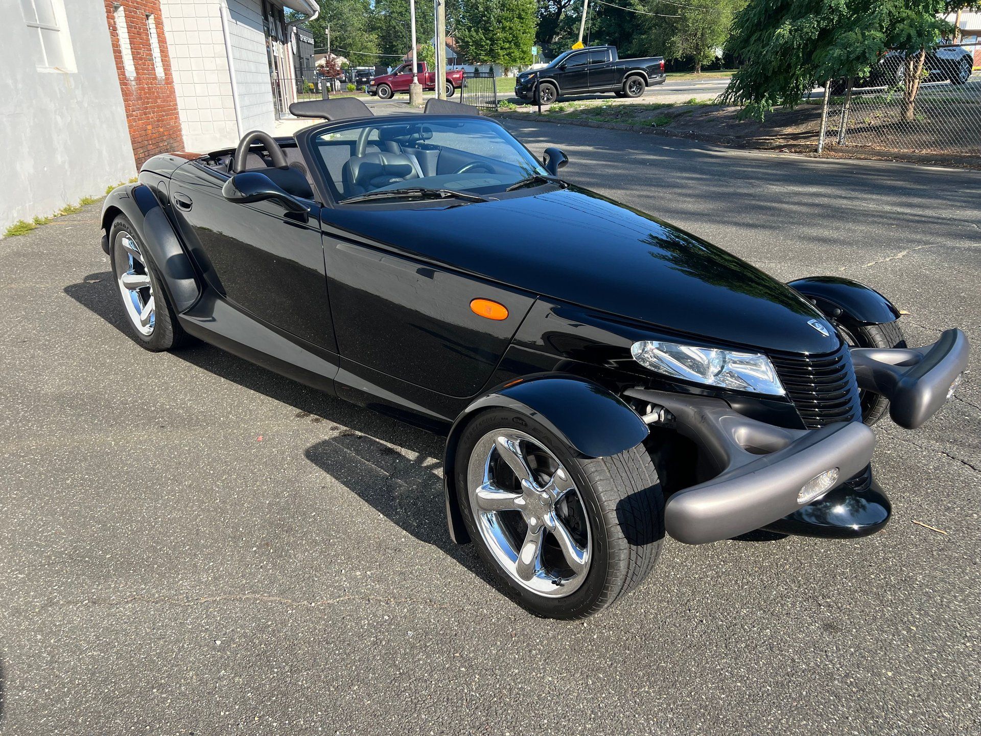 Used 1999 Plymouth Prowler RWD image 12
