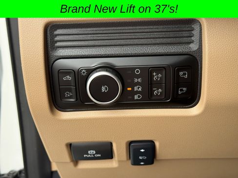 Used 2025 Ford F350 Lariat w/ Lariat Ultimate Package AWD/4WD image 36