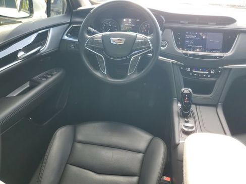 Certified 2024 Cadillac XT5 Premium Luxury w/ Technology Package FWD image 17