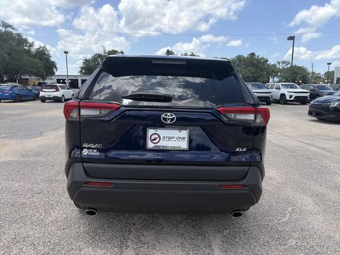 Used 2025 Toyota RAV4 XLE FWD image 5