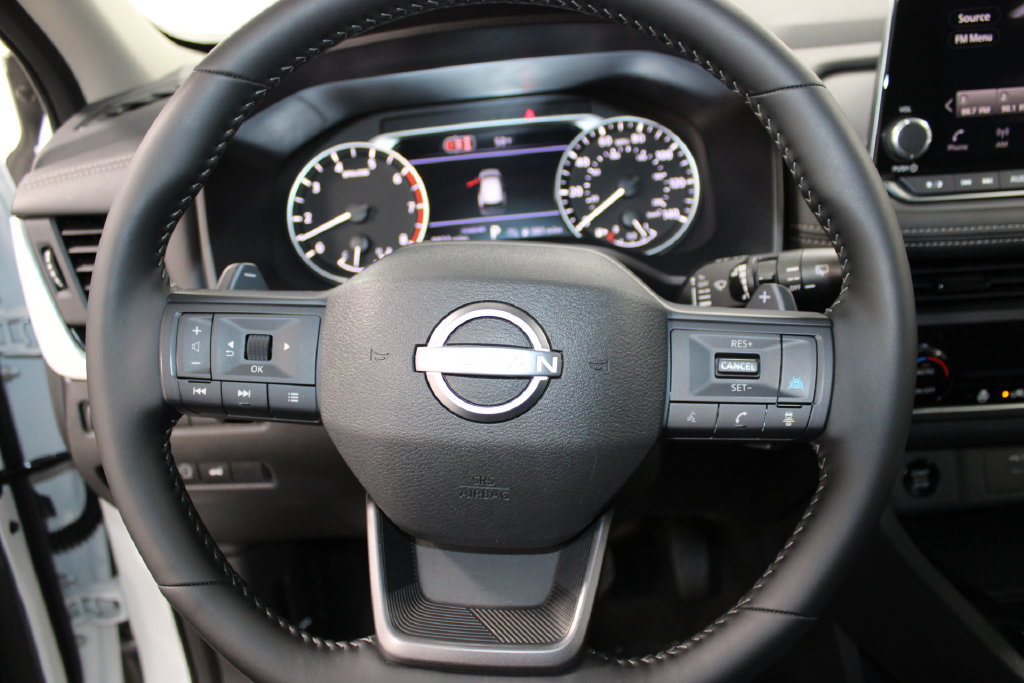 Used 2026 Nissan Rogue SV w/ Cold Weather Package FWD image 32