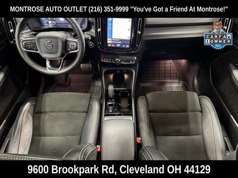 Used 2022 Volvo XC40 T5 R-Design w/ Climate Package image 2