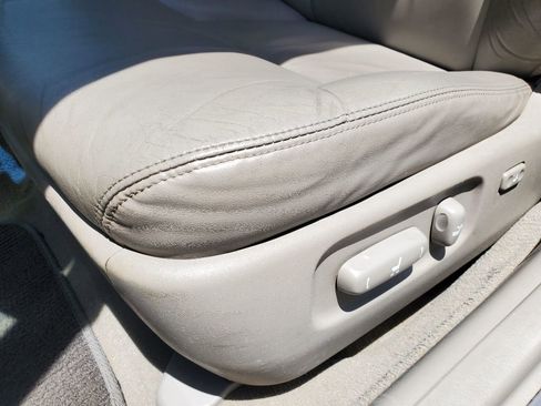 Used 2004 Lexus ES 330 FWD image 16