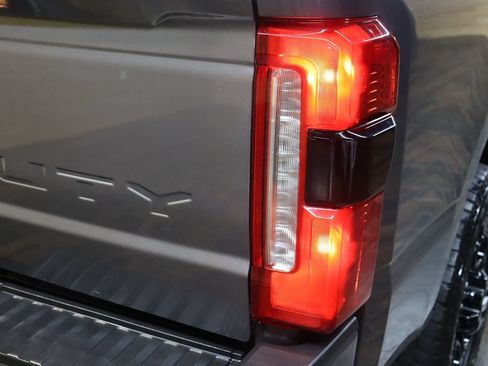 Used 2024 Ford F250 XLT w/ Black Appearance Package AWD/4WD image 25