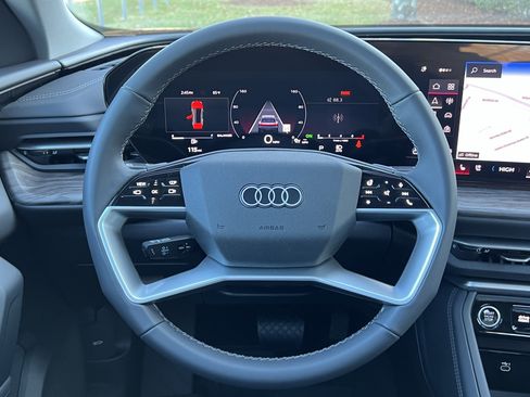 Used 2025 Audi Q5 Premium AWD/4WD image 18