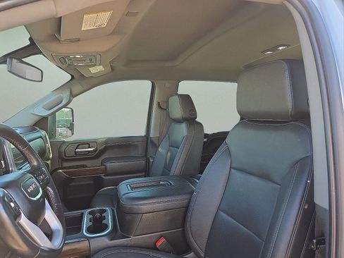 Used 2022 GMC Sierra 3500 SLT w/ SLT Convenience Package image 13