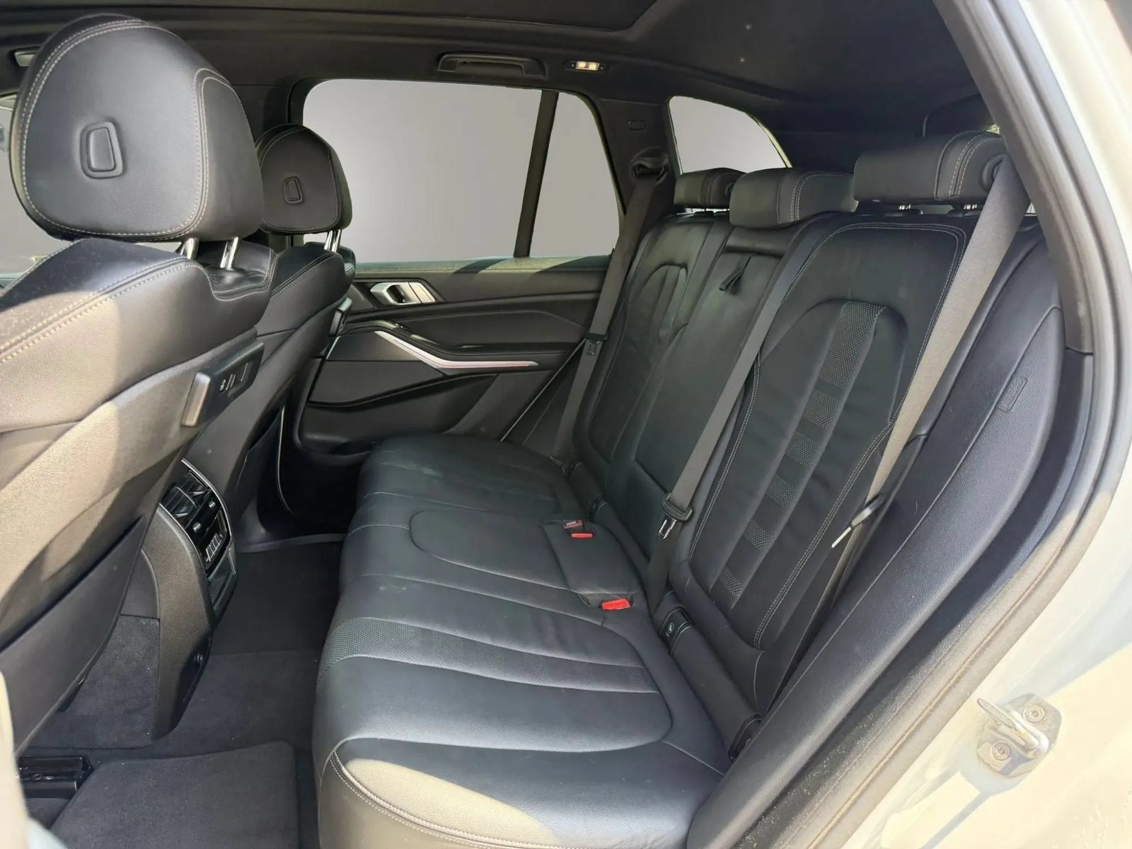 Used 2020 BMW X5 xDrive40i w/ M Sport Package AWD/4WD image 35