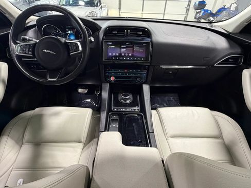Used 2019 Jaguar F-PACE Prestige AWD/4WD image 2
