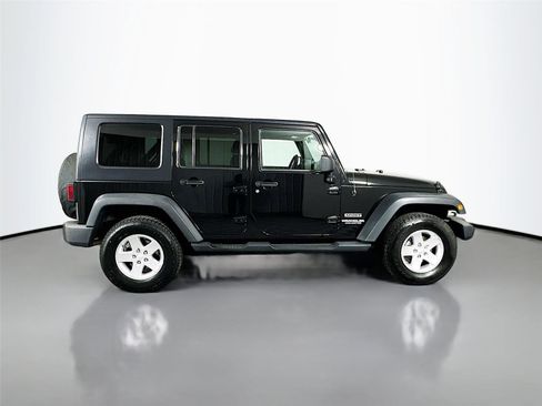 Used 2010 Jeep Wrangler Unlimited Sport image 8