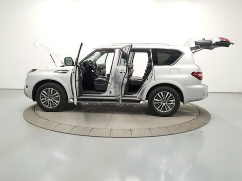 Used 2024 Nissan Armada SL image 12