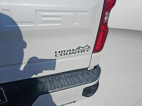 Used 2020 Chevrolet Silverado 1500 High Country w/ Technology Package image 18