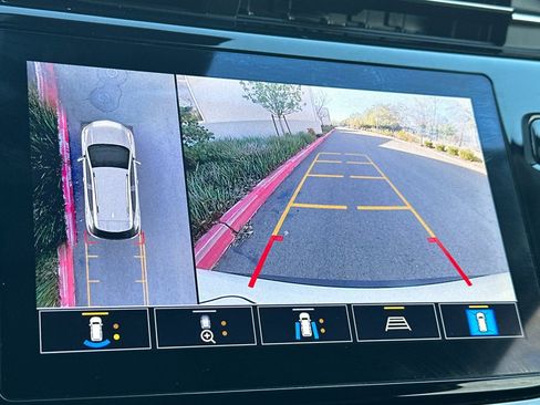 Used 2022 Chevrolet Bolt EUV Premier w/ Super Cruise Package image 26