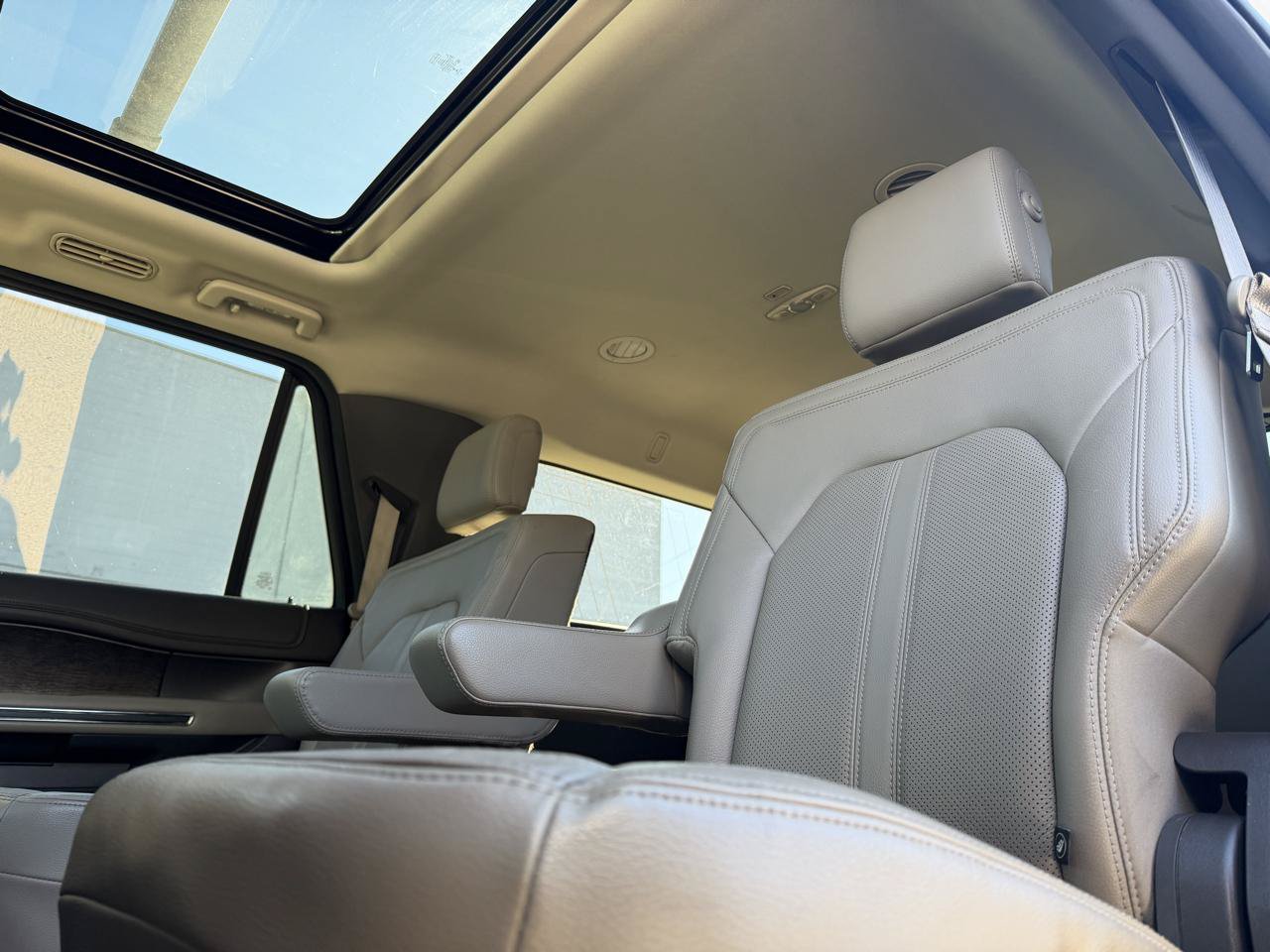 Used 2019 Ford Expedition Max Limited w/ Equipment Group 301A AWD/4WD image 10