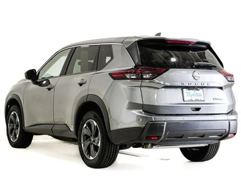 Used 2024 Nissan Rogue SV AWD/4WD image 8