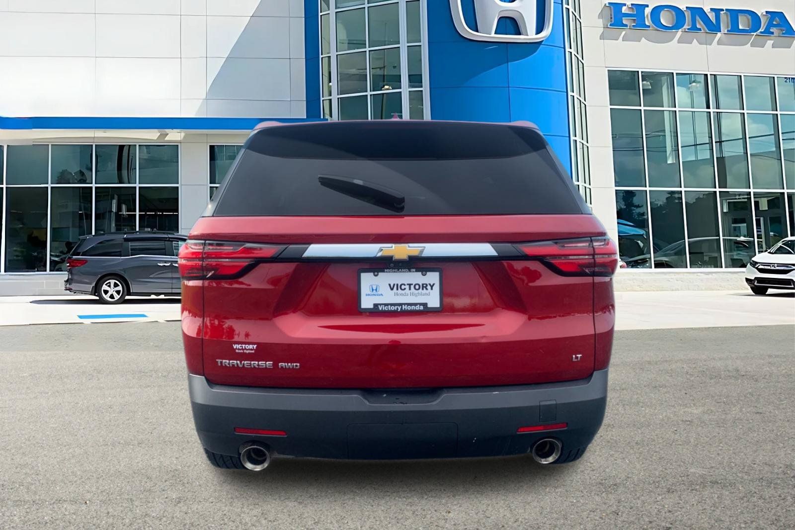 Used 2023 Chevrolet Traverse LT w/ LT Premium Package AWD/4WD image 4