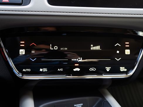 Certified 2021 Honda HR-V EX-L image 34