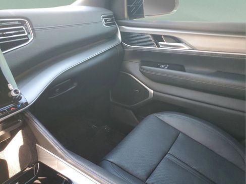 Used 2025 Jeep Wagoneer Series II image 23