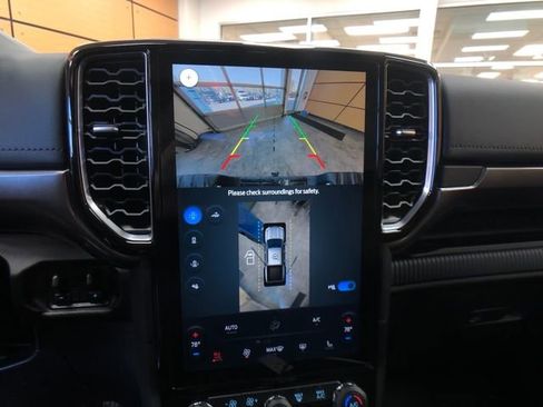 New 2025 Ford Ranger Lariat w/ Black Appearance Package image 18