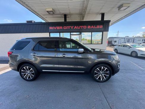 Used 2016 Ford Explorer Platinum AWD/4WD image 2
