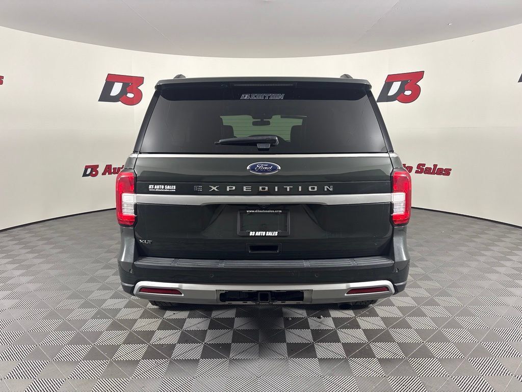 Used 2023 Ford Expedition XLT RWD image 5