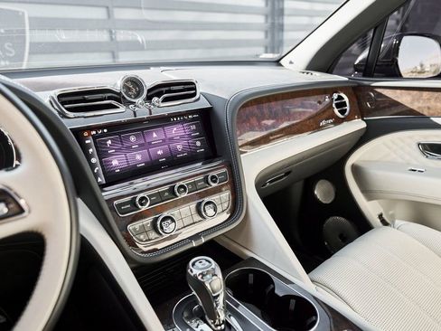 Used 2023 Bentley Bentayga Extended Wheelbase AWD/4WD image 66