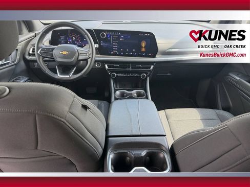 Used 2024 Chevrolet Traverse LT AWD/4WD image 25
