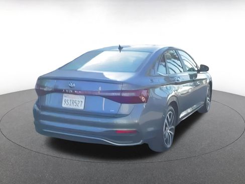 Used 2025 Volkswagen Jetta SE image 12