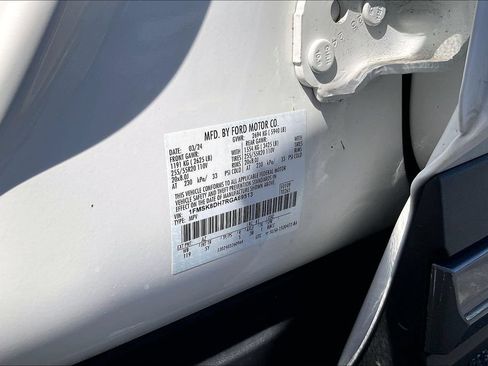 Used 2024 Ford Explorer XLT w/ Equipment Group 202A AWD/4WD image 38