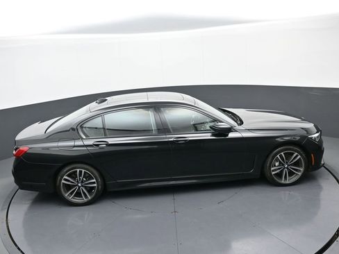 Used 2022 BMW 740i xDrive w/ M Sport Package image 38