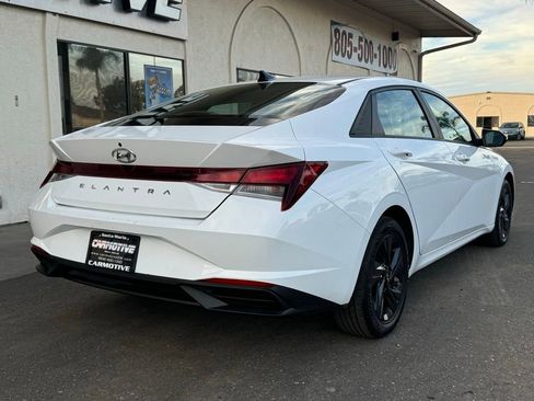 Used 2023 Hyundai Elantra SEL image 4