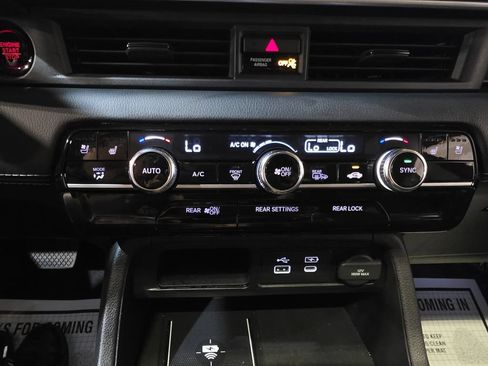 Certified 2024 Honda Pilot Elite image 17