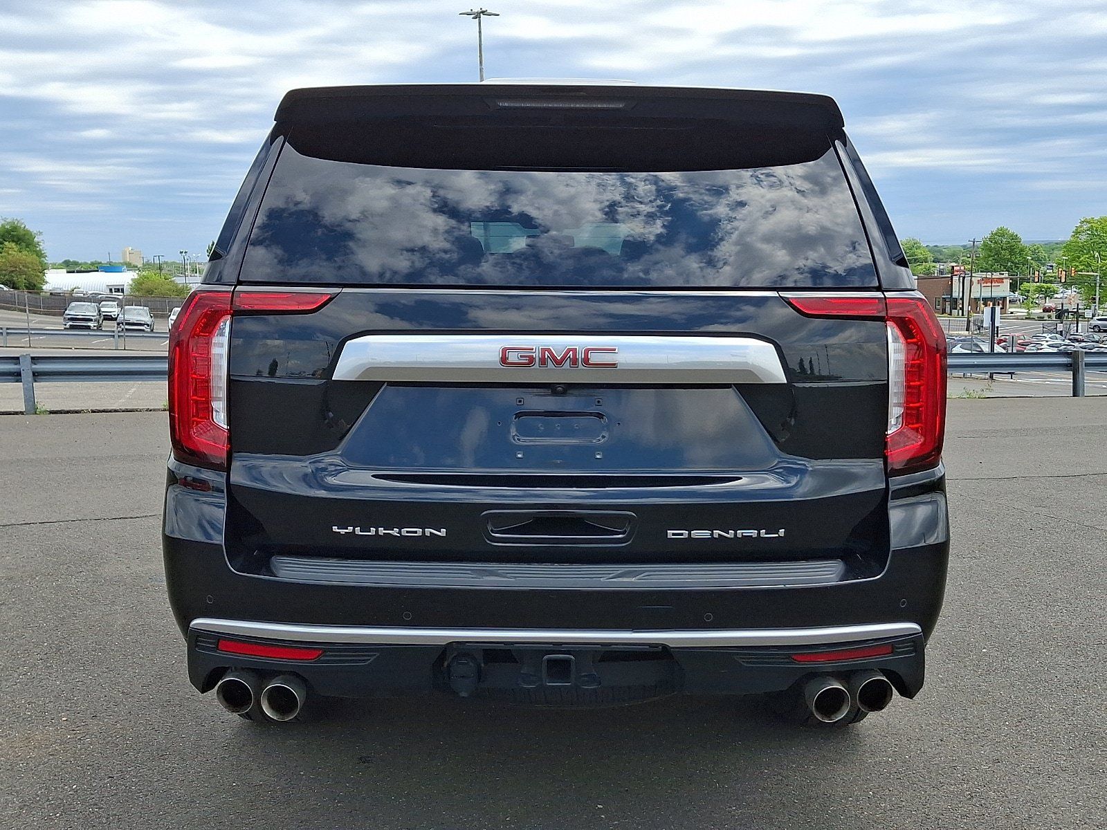 Used 2022 GMC Yukon XL Denali w/ Max Trailering Package AWD/4WD image 5