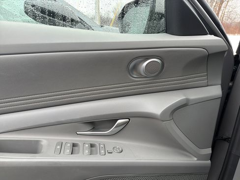 Used 2024 Hyundai Elantra SEL w/ Convenience Package image 13