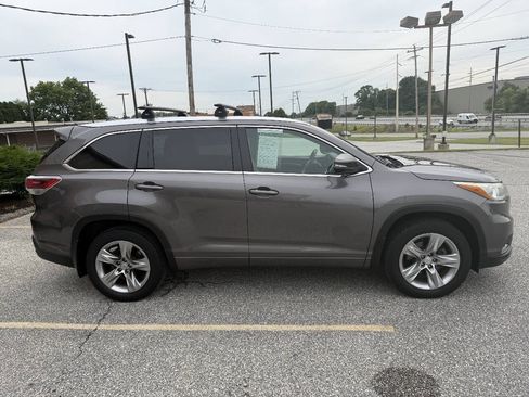 Used 2015 Toyota Highlander Limited AWD/4WD image 4
