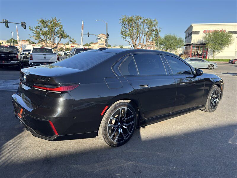 Used 2025 BMW i7 eDrive50 w/ M Sport Package RWD image 18