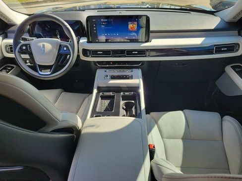Certified 2025 Lincoln Aviator Reserve w/ Luxury Package image 19