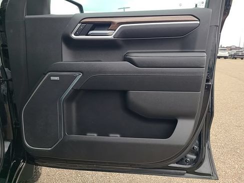 Used 2022 Chevrolet Silverado 1500 LT Trail Boss w/ LT Trail Boss Premium Package AWD/4WD image 28