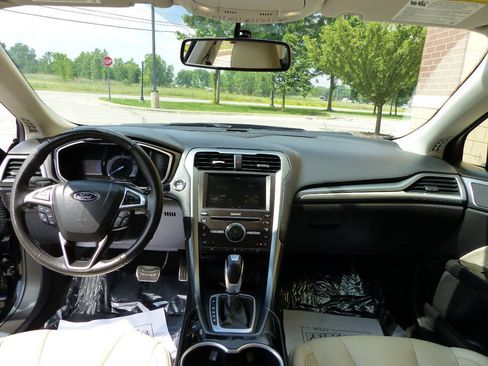 Used 2016 Ford Fusion Titanium FWD image 37