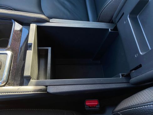 Used 2025 Nissan Pathfinder SL image 18