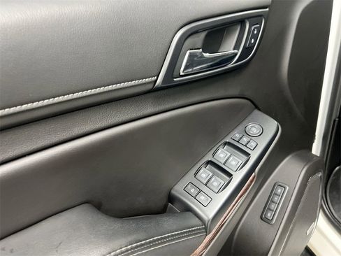 Used 2019 GMC Yukon XL SLT image 21