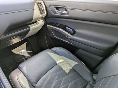 Used 2023 Nissan Pathfinder Platinum w/ Cargo Package image 15