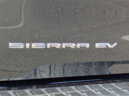 Used 2025 GMC Sierra EV Denali image 9