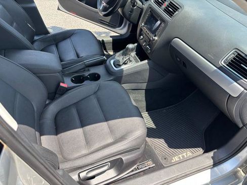 Used 2011 Volkswagen Jetta SEL FWD image 26
