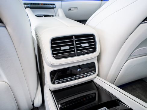 Used 2024 Mercedes-Benz Maybach GLS 600 4MATIC image 69