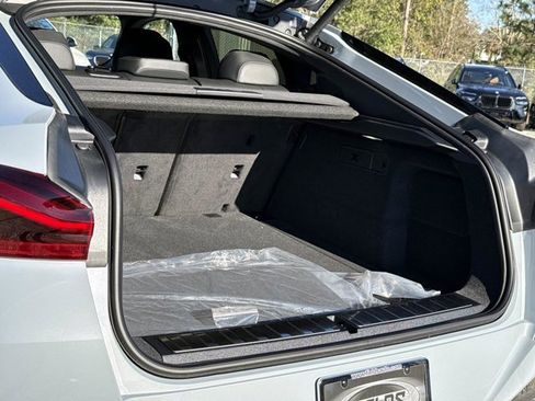 New 2026 BMW X6 xDrive40i w/ Climate Comfort Package image 11